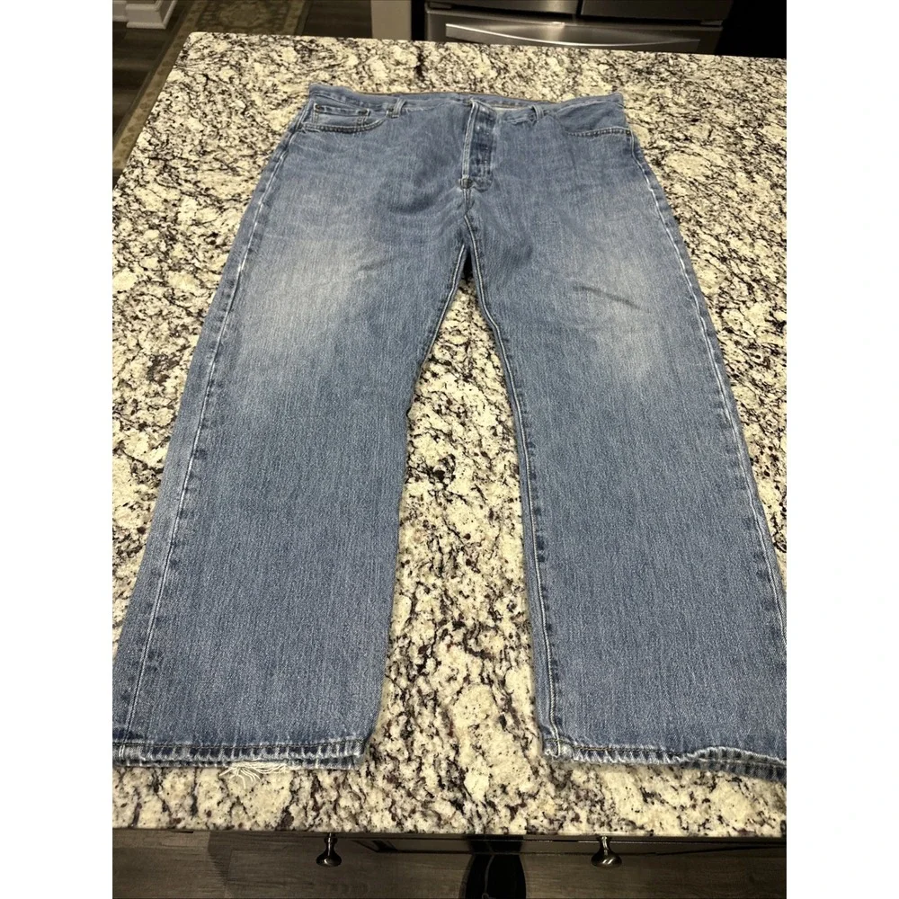 Levi's 501 Button Fly Jeans‎ Men's Size 42x30 Medium Wash Destressed
